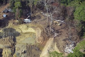 Venezuela retira 1.300 garimpeiros ilegais de reserva natural na Amazônia
