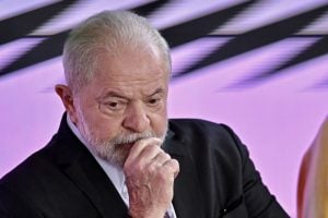 Lula afirma que governo não vai revogar, e sim 'aperfeiçoar' o Novo Ensino Médio