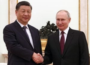 Pela primeira vez Bruxelas visa empresas chinesas em novo pacote de sanções contra a Rússia