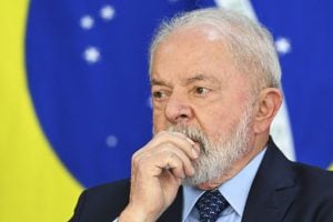 Lula se manifesta após morte de crianças em creche de Blumenau: 'Monstruosidade'