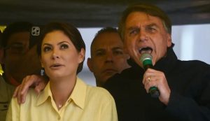 Deputados acionam o STF para confiscar os passaportes de Jair e Michelle Bolsonaro