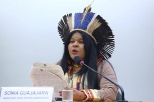 Crise dos Yanomami só terá fim após a retirada de garimpeiros, diz Sônia Guajajara