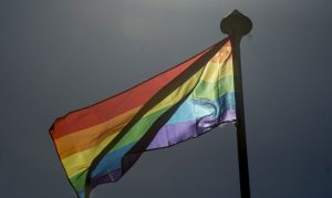 Legislativo húngaro recua de emenda sobre denúncia contra LGBTQIA+