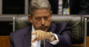 Lira demite secretário da liderança do PP após investigação sobre troca de dinheiro vivo