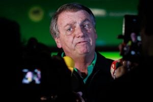 Bolsonaro é internado em São Paulo para tratar distúrbios digestivos