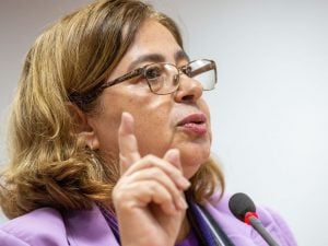 ‘Nós não podemos aceitar’, diz ministra das mulheres sobre PL do aborto