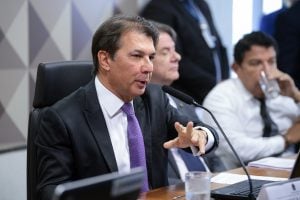 Presidente da CPMI do 8 de Janeiro diz que pautará convocação de G.Dias e Dino 'quantas vezes forem necessárias'
