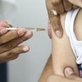 Justiça de Santa Catarina manda casal vacinar as filhas em até 60 dias e fixa multa