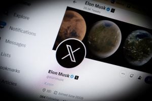 Por que Elon Musk resolveu trocar o logo do Twitter por um ‘X’?