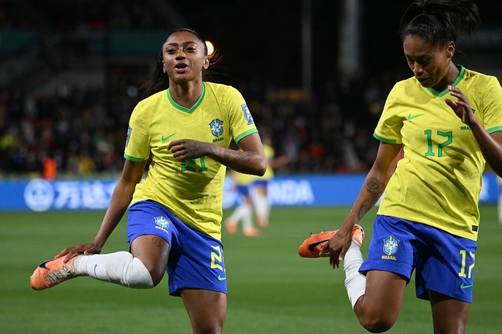 Brasil goleia o Panamá na estreia da Copa em partida inspirada