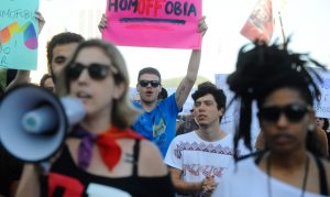 Registros de racismo e homofobia disparam no Brasil em 2022
