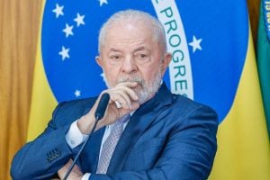 Reforma tributária não é o que cada um deseja, mas reflete a correlação no Congresso, diz Lula