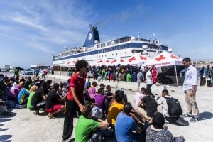 Ilha italiana de Lampedusa recebe mais de 7.000 migrantes em 24h e governo local pede ajuda europeia