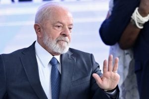 Lula anuncia Garantia da Lei e da Ordem em portos e aeroportos de São Paulo e Rio