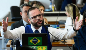 TSE suspende julgamento que pode cassar o mandato do senador bolsonarista Jorge Seif