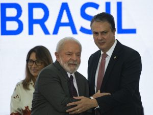 Em mensagem a professores, Lula diz que luta para consertar estragos de Bolsonaro na Educação