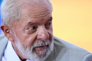 Avanço da extrema-direita na Europa é um 'perigo' e serve de 'alerta', diz Lula na Suíça