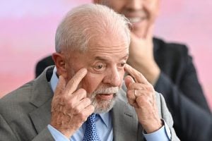 ‘Eu quero que a democracia prevaleça’, diz Lula sobre situação na Bolívia