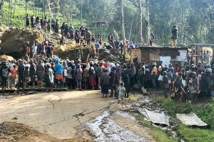 A corrida contra o tempo em Papua-Nova Guiné para evacuar 8 mil pessoas por ameaça de deslizamento