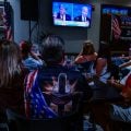 5% dos eleitores que assistiram ao debate entre Trump e Biden mudaram voto, diz pesquisa