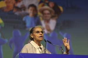 Negacionismo atrasou a adoção de medidas urgentes contra as mudanças climáticas, diz Marina Silva