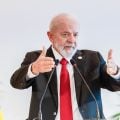 Lula ironiza joias de Bolsonaro e diz que não é presidente para receber ‘colar de pedra preciosa’