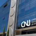 CNJ suspende juíza de Minas que se manifestou nas redes sociais contra Lula