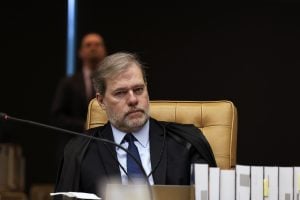 Toffoli condena servidor do DF por incitar agressão a jornalistas da Globo