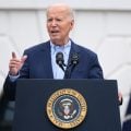 ‘Não vou a lugar nenhum’, afirma Biden após candidatura ser questionada