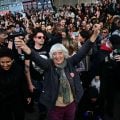 Eleições na França: Esquerda derrota extrema direita nas eleições legislativas, indicam projeções